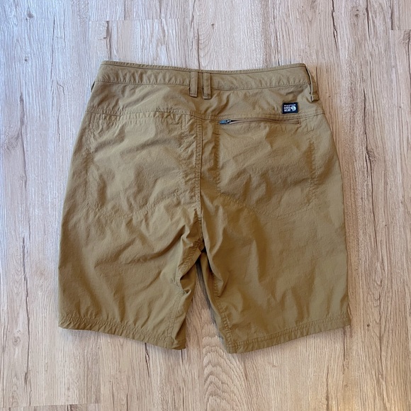 Mountain Hardwear 30 Brown Active Hybrid 8” Inseam Shorts - Picture 3 of 3